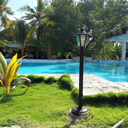 Lucky Beach Resort Trincomalee Eksteriør bilde