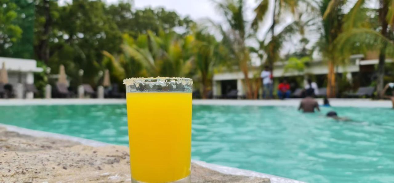 Lucky Beach Resort Trincomalee Eksteriør bilde