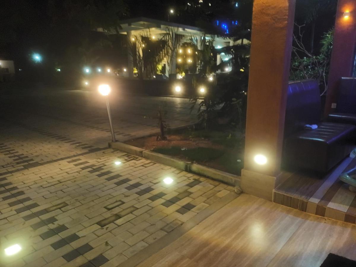 Lucky Beach Resort Trincomalee Eksteriør bilde