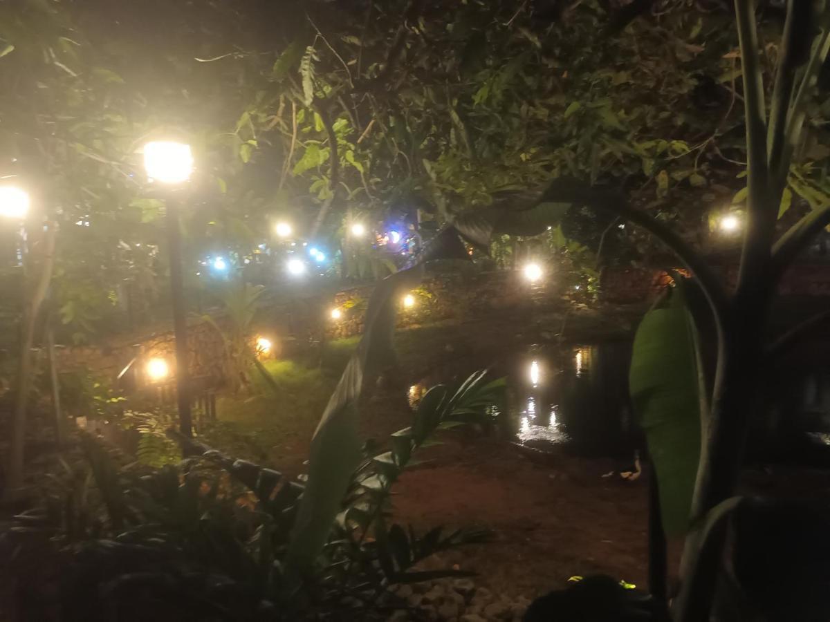 Lucky Beach Resort Trincomalee Eksteriør bilde