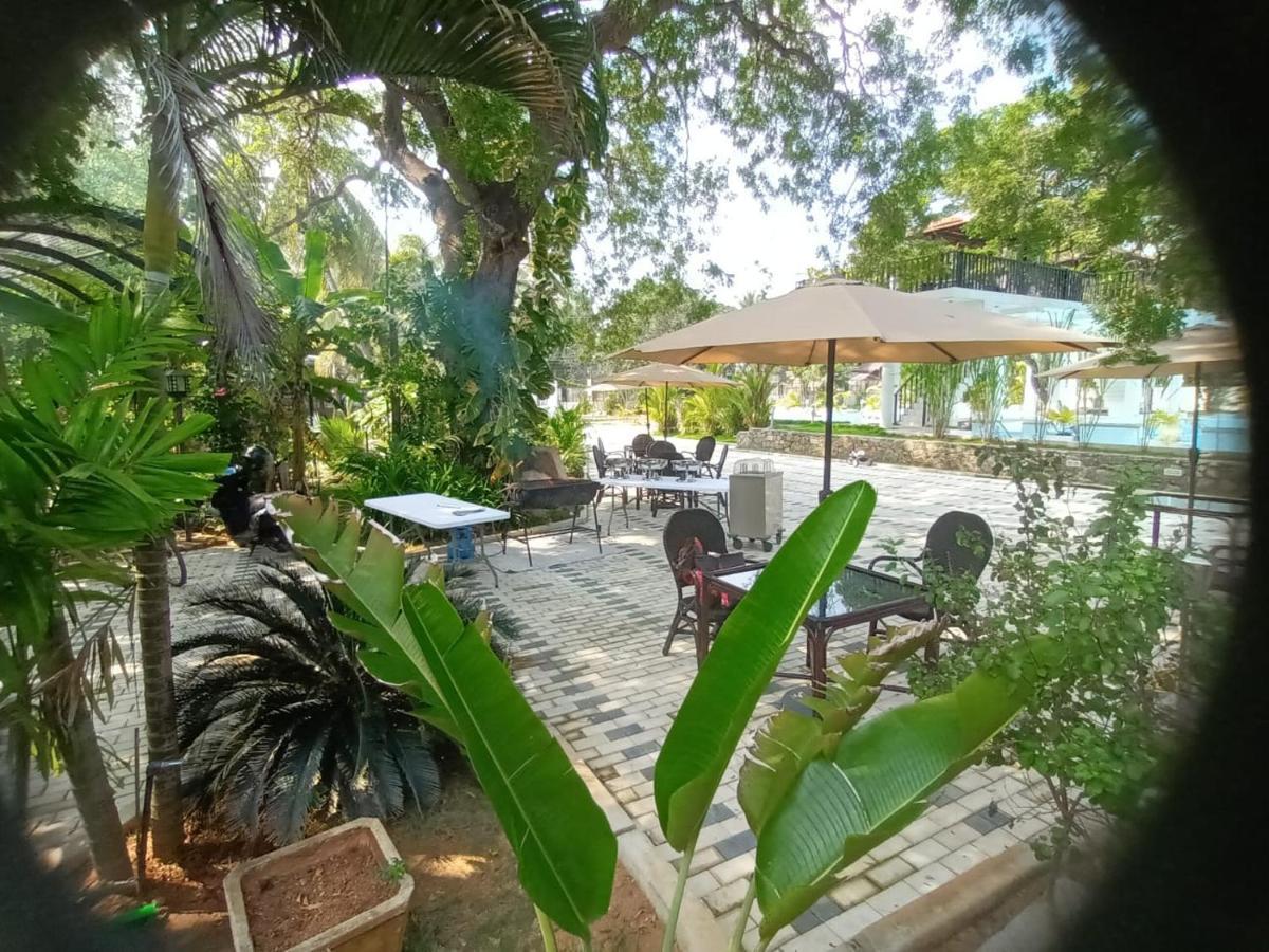 Lucky Beach Resort Trincomalee Eksteriør bilde