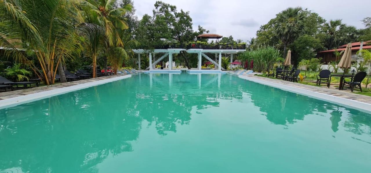 Lucky Beach Resort Trincomalee Eksteriør bilde