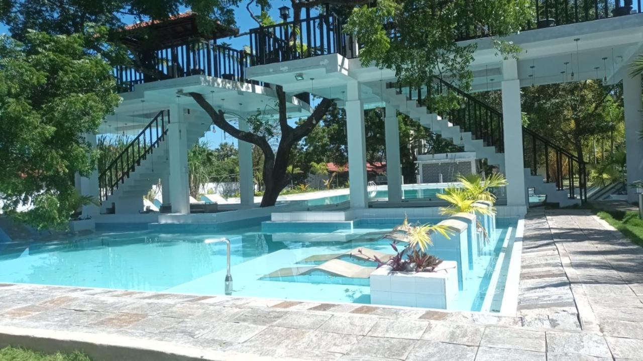 Lucky Beach Resort Trincomalee Eksteriør bilde