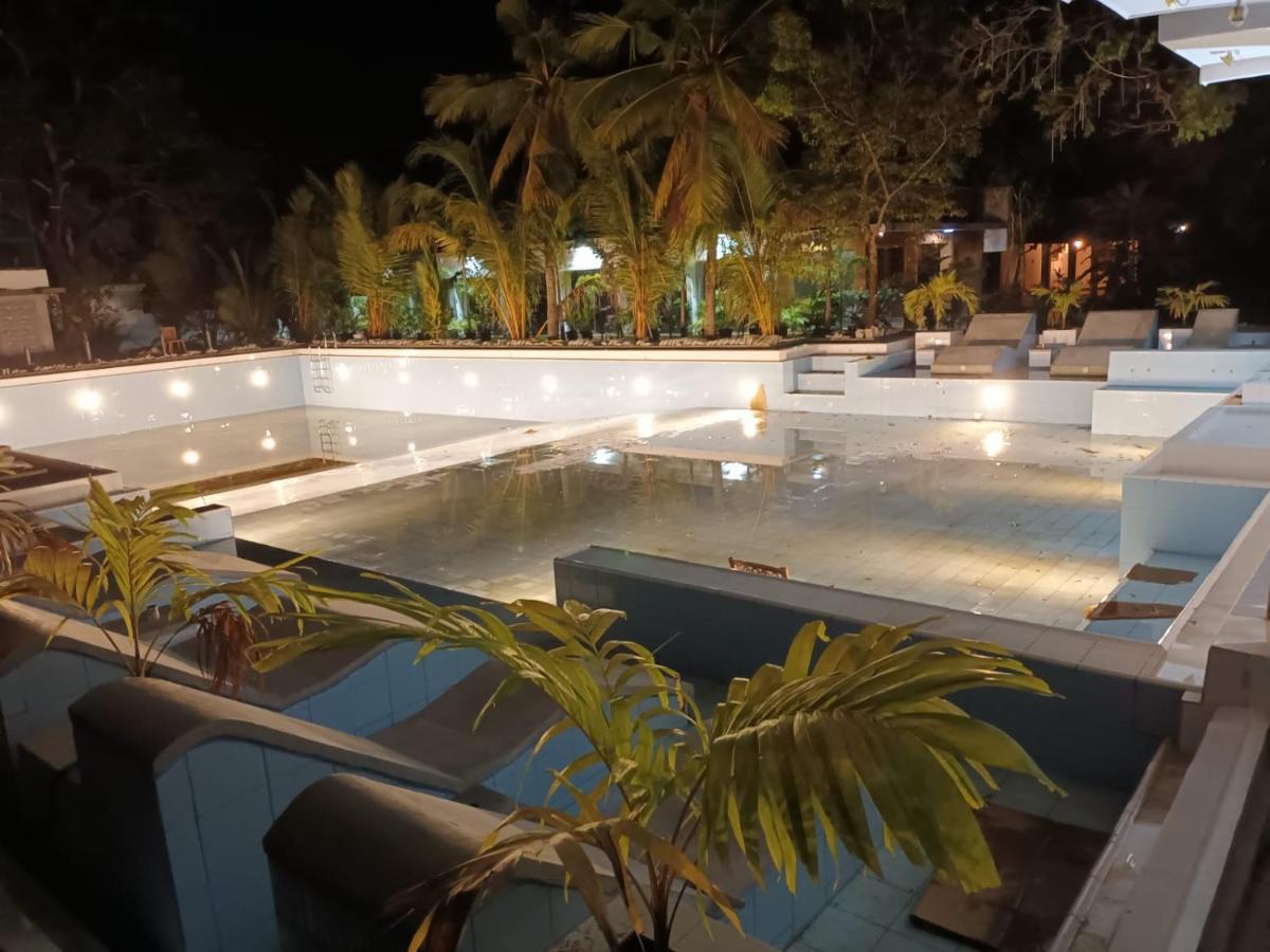 Lucky Beach Resort Trincomalee Eksteriør bilde