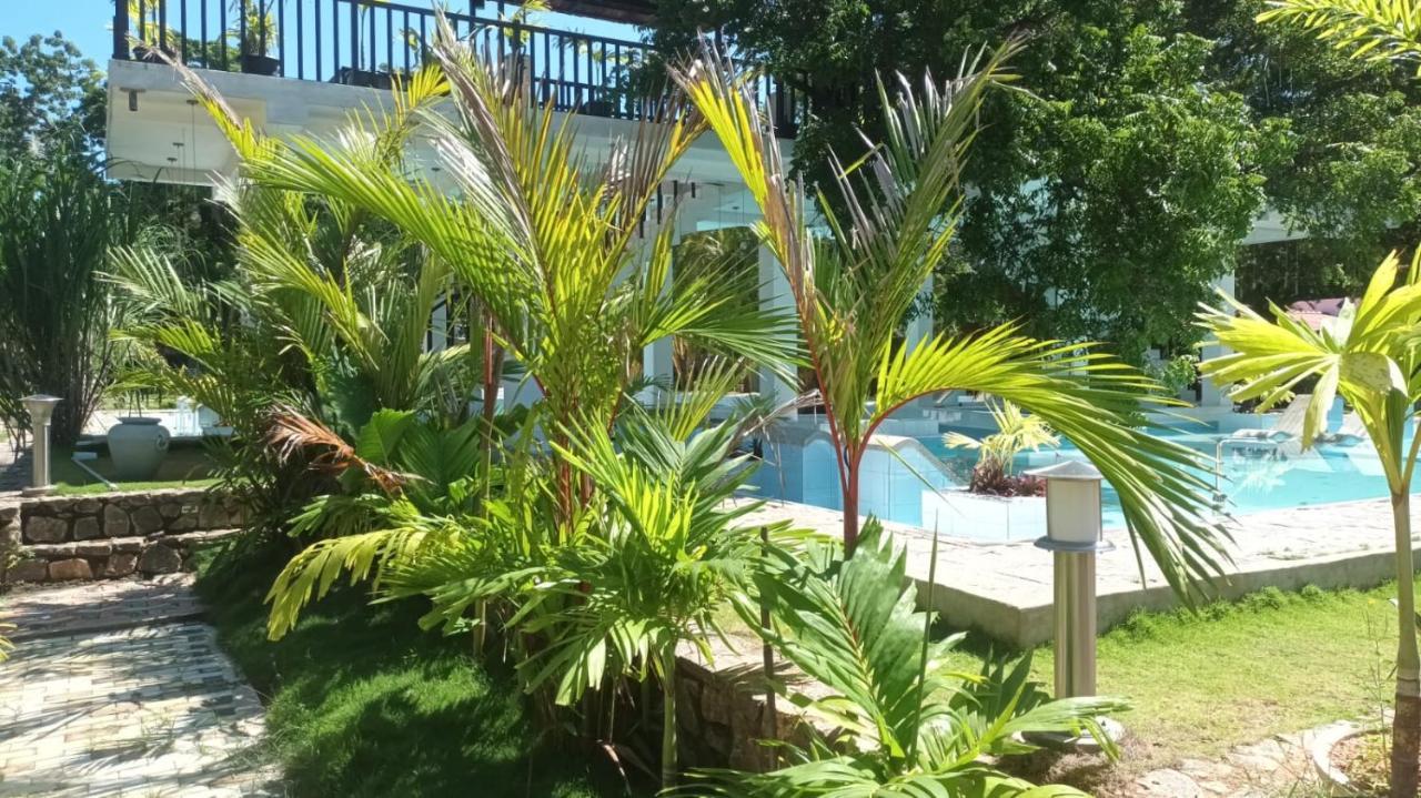 Lucky Beach Resort Trincomalee Eksteriør bilde