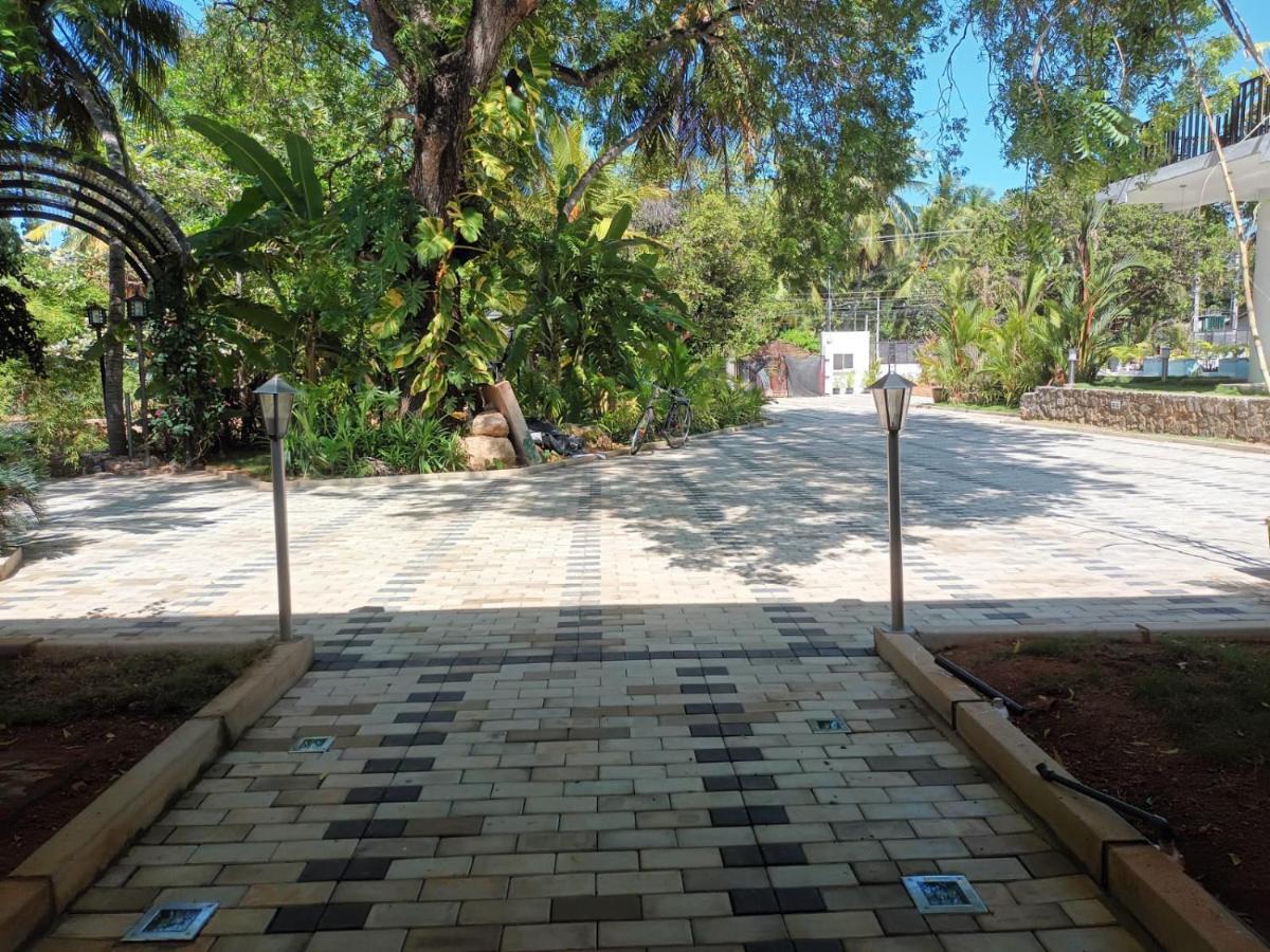 Lucky Beach Resort Trincomalee Eksteriør bilde