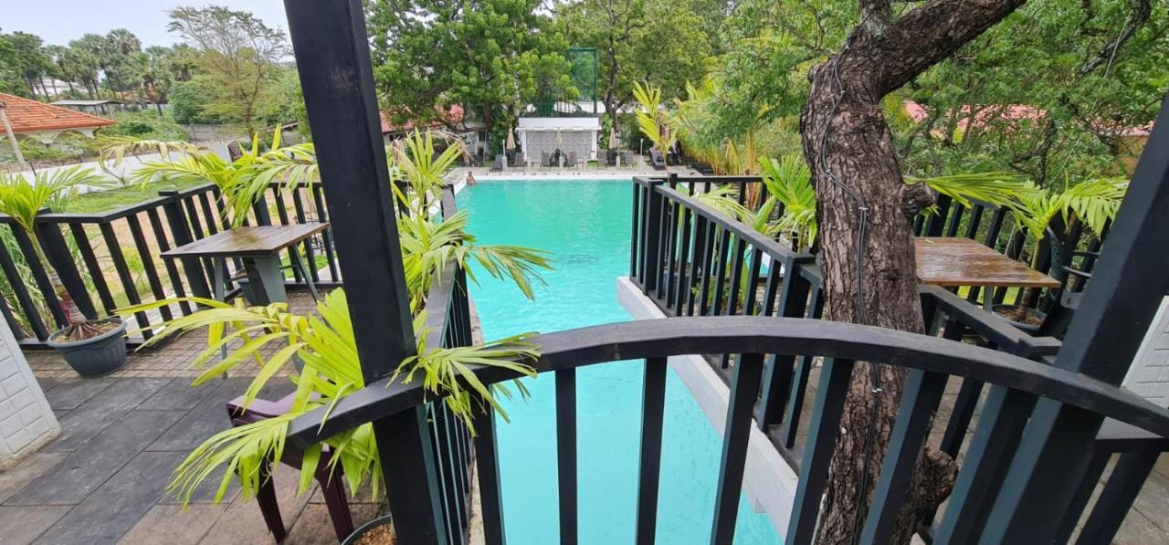 Lucky Beach Resort Trincomalee Eksteriør bilde