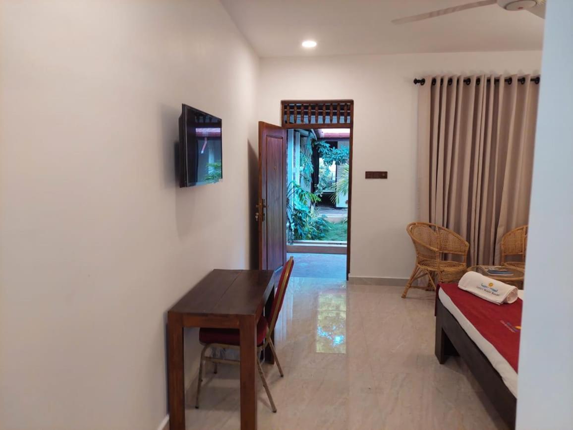 Lucky Beach Resort Trincomalee Eksteriør bilde