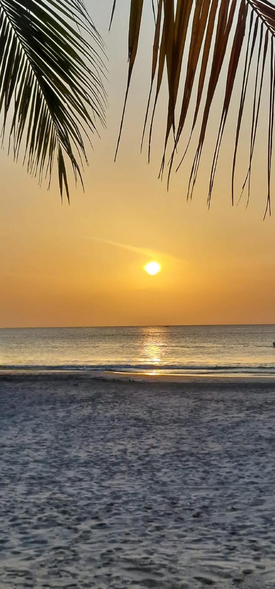 Lucky Beach Resort Trincomalee Eksteriør bilde